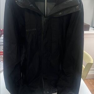 Spring Sale Markdown Columbia Men Black Hooded Raincoat Lgth 28”, Pit to Pit 24”